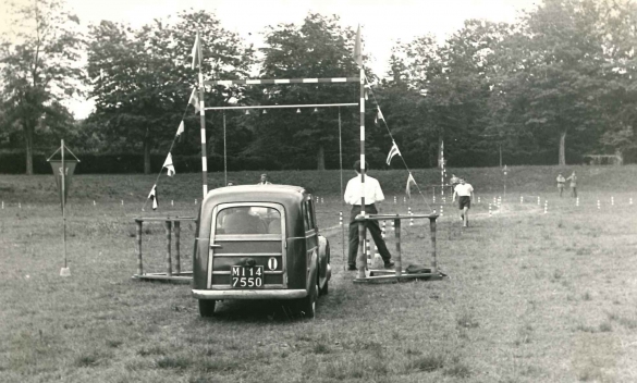 Gara Automobilistica - Collezione BIblioteca G.D.Romagnosi: 1961, Ponte automobilistico Napoli-Milano organizzato dai giornali 'Il mattino' e 'Corriere di Napoli'