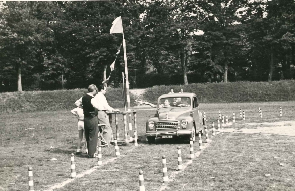 Gara Automobilistica - Collezione BIblioteca G.D.Romagnosi: 1961, Ponte automobilistico Napoli-Milano organizzato dai giornali 'Il mattino' e 'Corriere di Napoli'