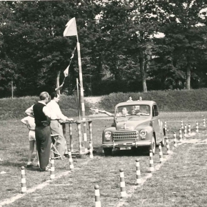Gara Automobilistica - Collezione BIblioteca G.D.Romagnosi: 1961, Ponte automobilistico Napoli-Milano organizzato dai giornali 'Il mattino' e 'Corriere di Napoli'