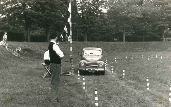 Gara Automobilistica - Collezione BIblioteca G.D.Romagnosi: 1961, Ponte automobilistico Napoli-Milano organizzato dai giornali 'Il mattino' e 'Corriere di Napoli'