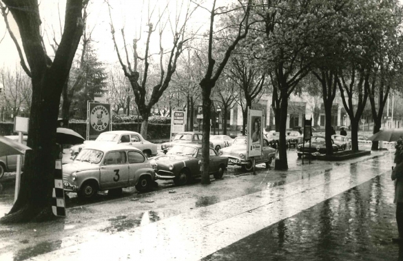 Gara Automobilistica - Collezione BIblioteca G.D.Romagnosi: 1961, Ponte automobilistico Napoli-Milano organizzato dai giornali 'Il mattino' e 'Corriere di Napoli'