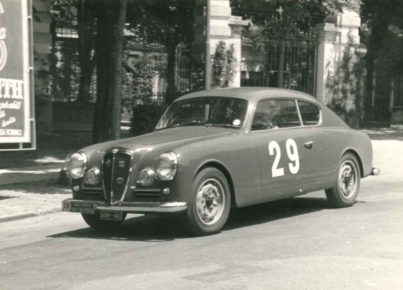 Gara Automobilistica - Collezione BIblioteca G.D.Romagnosi: 1961, Ponte automobilistico Napoli-Milano organizzato dai giornali 'Il mattino' e 'Corriere di Napoli'