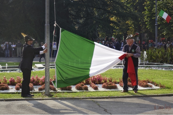 Raduno Alpini: Alzabandiera in piazza le della Stazione