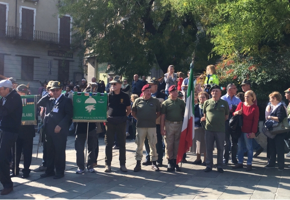 Alpini Paracadutisti e la delegazione Paracadutisti della Folgore: 
