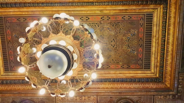 Palazzo dei Congressi: ex Grand Hotel des Thermes - Sala Lampadario, particolare del lampadario della saletta moresca