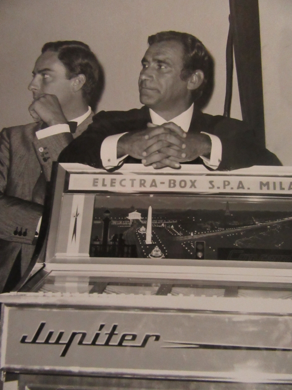 Teatro Nuovo Salsomaggiore Terme: Anni '60 del Novecento – Festival Canoro Juke-Box: Daniele Piombi e Alberto Lupo 