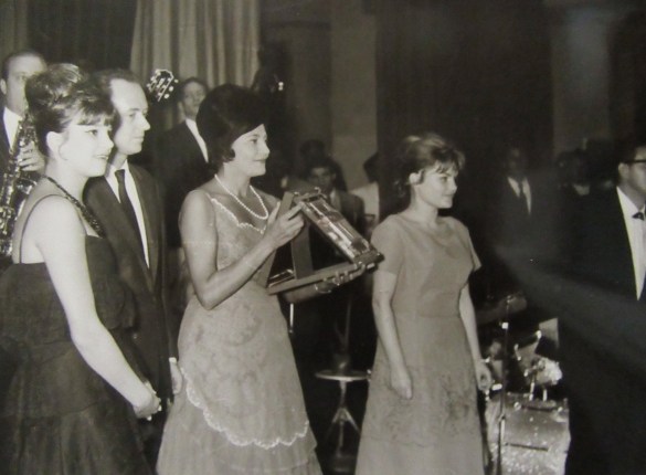 Teatro Nuovo Salsomaggiore Terme: Anni '60 del Novecento - Milva, Nico Fidenco e Nilla Pizzi al Teatro Nuovo di Salsomaggiore