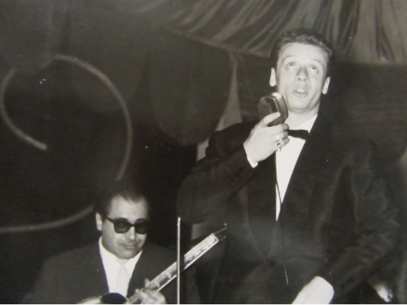 Teatro Nuovo Salsomaggiore Terme: Anni '60 del Novecento - Il cantante Johnny Dorelli si esibisce al Teatro Nuovo 