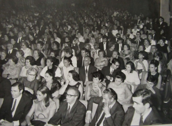 Teatro Nuovo Salsomaggiore Terme: Anni '60 del Novecento - Il pubblico al teatro