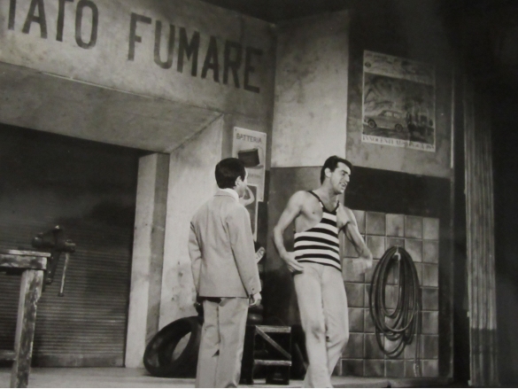 Teatro Nuovo Salsomaggiore Terme: Anni '60 del Novecento - Walter Chiari in uno spettacolo al Teatro Nuovo di Salsomaggiore