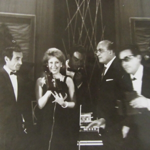 Teatro Nuovo Salsomaggiore Terme: Anni '60 del Novecento - Charles Aznavour sul palco durante una premiazione