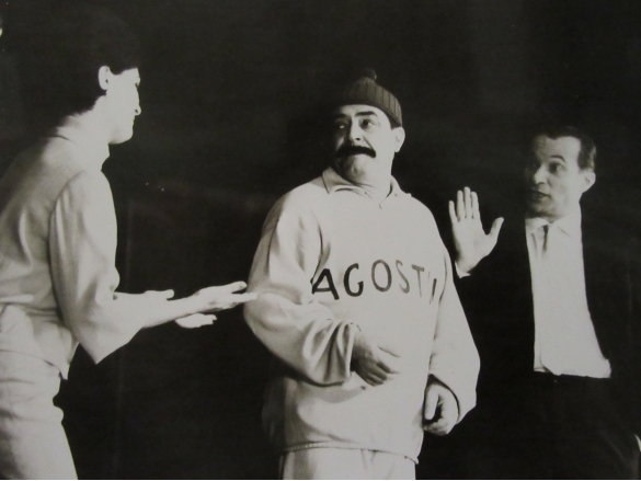 Carlo Dapporto in uno spettacolo al Teatro Nuovo : Anni '60 del Novecento 