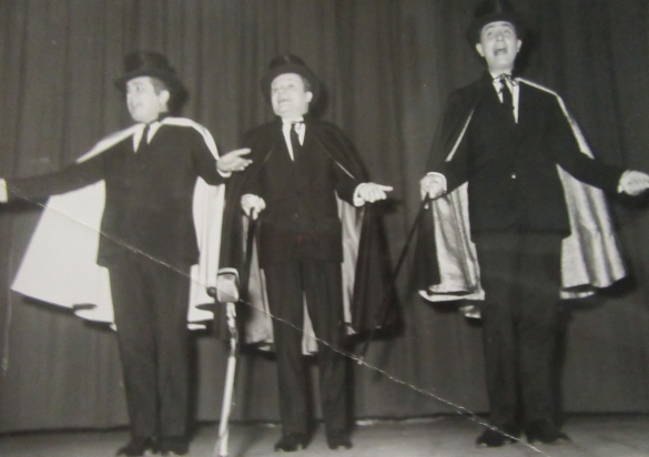 Pippo Baudo, Enzo Tortora e Alighiero Noschese sul palco del Teatro Nuovo a Salsomaggiore: Anni '60 del Novecento 