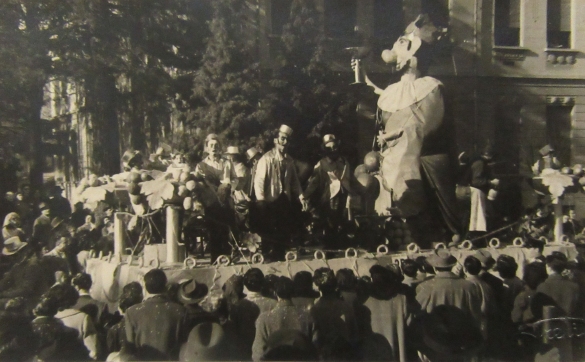 Collezione Biblioteca Comunale G.D. Romagnosi : Fine anni '50 del Novecento - Corso mascherato