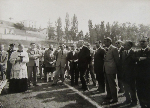 Stadio Francani - Collezione Biblioteca Comunale G.D. Romagnosi : Anno 1967 - Inaugurazione stadio con la benedizione di Don Ersilio Tonini