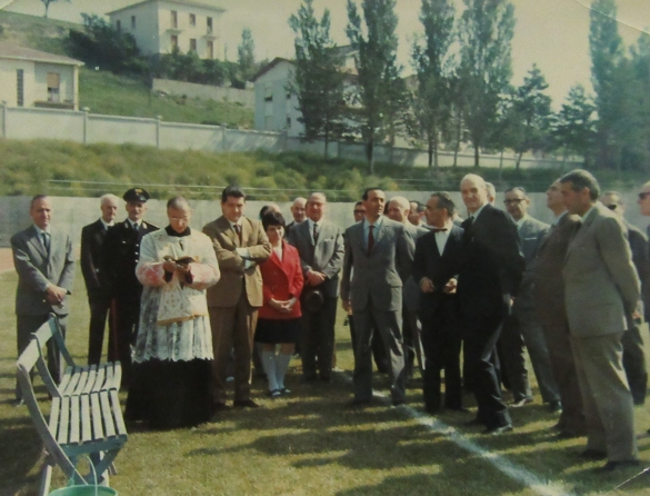 Stadio Francani - Collezione Biblioteca Comunale G.D. Romagnosi : Anno 1967 - Inaugurazione stadio Francani conDon Ersilio ToniniTonini