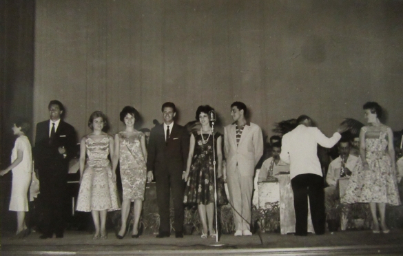 Teatro Nuovo : Anni '60 del Novecento - Il cantante Adriano Celentano sul palco del Teatro Nuovo