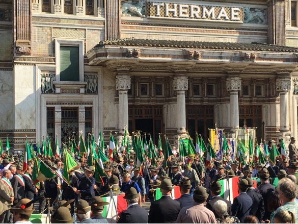 Alpii a Salsomaggiore: La piazza gremita di folla