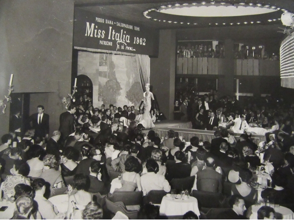 1962 Concorso Nazionale Miss Italia - Collezione Biblioteca Comunale G.D. Romagnosi: Settembre 1962 -  Sfilata al Poggio Diana