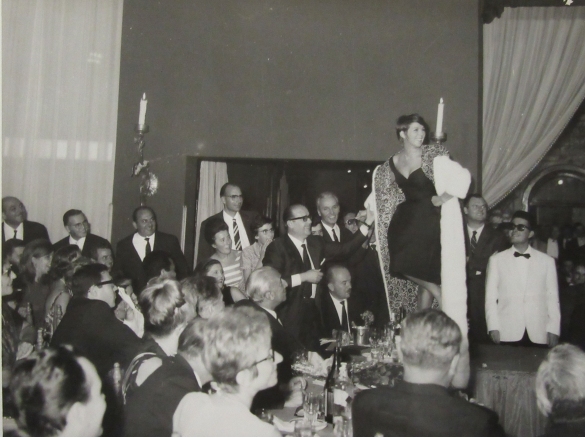 1963 Miss Italia - Collezione Biblioteca Comunale G.D. Romagnosi: settembre 1963 - Delia Scala nella giuria della 24^ edizione del Concorso Nazionale di Miss Italia