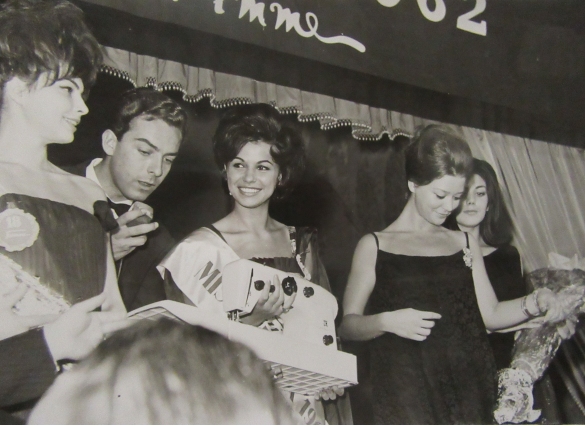 1962 Concorso Nazionale Miss Italia - Collezione Biblioteca Comunale G.D. Romagnosi: settembre 1962 - Daniele Piombi  com Miss Italia