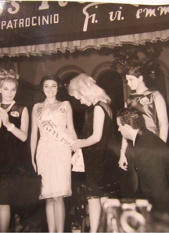 1962 Miss Italia - Collezione Biblioteca Comunale G.D. Romagnosi: 2 settembre 1962 - La proclamazione di Miss Italia, Raffaella De Carolis (umbra)
