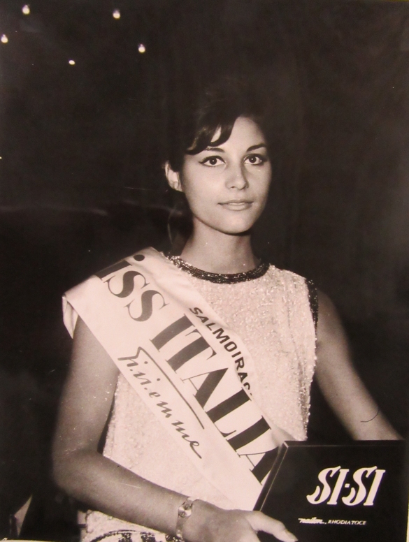 1964 Concorso Nazionale Miss Italia - Collezione Biblioteca Comunale G.D. Romagnosi: settembre 1964 - Miss Italia 1964  Mirka Sartori, trevigiana
