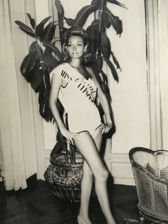 1966 Concorso Nazionale Miss Italia - Collezione Biblioteca Comunale G.D. Romagnosi: 4 settembre 1966 - Una concorrente della 27^ edizione del concorso