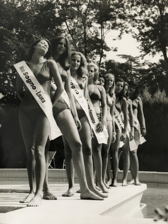 1969 Concorso Nazionale Miss Italia - Collezione Biblioteca Comunale G.D. Romagnosi: 30 agosto 1969 - Miss nella piscina del Grand Hotel et de Milan