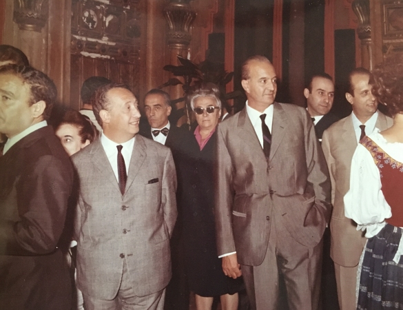 1969 Concorso Nazionale Miss Italia - Collezione Biblioteca Comunale G.D. Romagnosi: 30 agosto1969 - Mirigliani e Villani con alcuni ospiti nel Salone Moresco