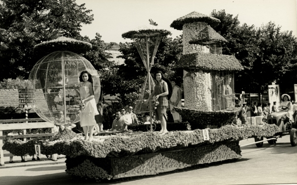 1958 Corso di Fiori - Collezione BIblioteca G.D.Romagnosi: Giugno 1958 - n. 9 Cocoritopoli, carro medio presentato da Pietro Lambri