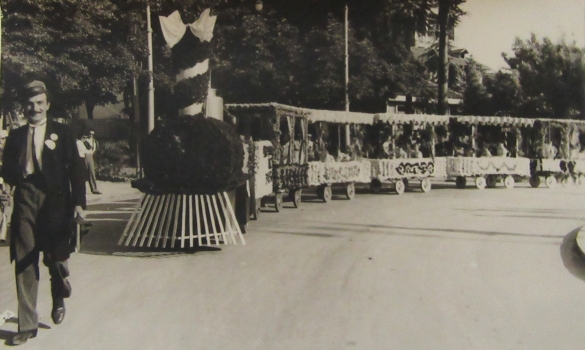 1952 Corso di Fiori - Collezione BIblioteca G.D.Romagnosi: Giugno 1952 - n. 3 Trenino dei fiori (soggetto speciale)