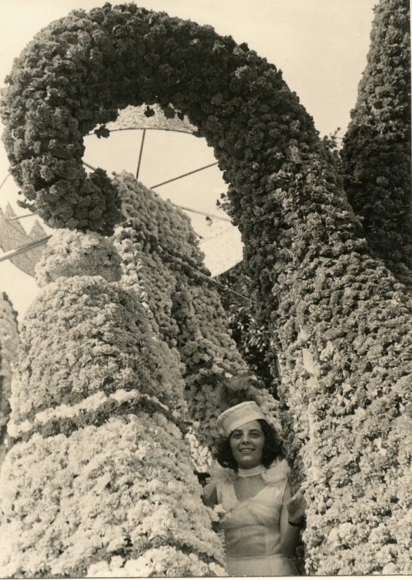 1957 Corso di Fiori - Collezione BIblioteca G.D.Romagnosi: Giugno 1957 - Particolare di un carro floreale