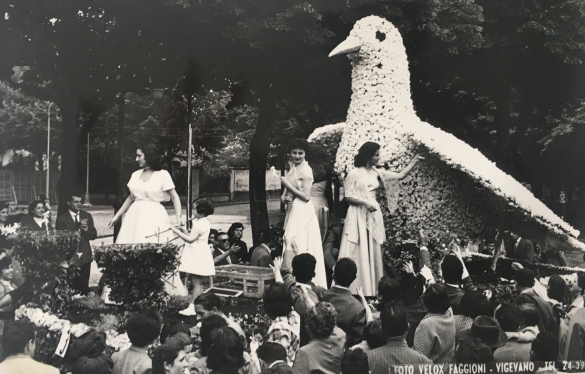 1953 Corso di Fiori - Collezione BIblioteca G.D.Romagnosi: Giugno 1953 - n. 3 Vola Colomba, carro medio 