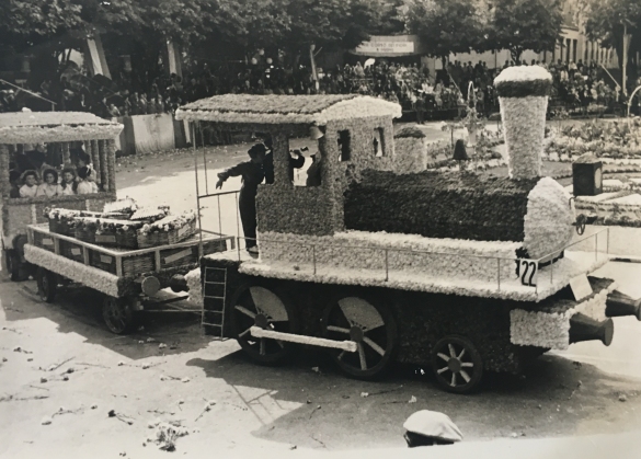 1957 Corso di Fiori - Collezione BIblioteca G.D.Romagnosi: Giugno 1957 - n. 22 Il trenino Ventimiglia-Salsomaggiore, soggetto speciale dell'Azienda di Soggiorno di Ventimiglia