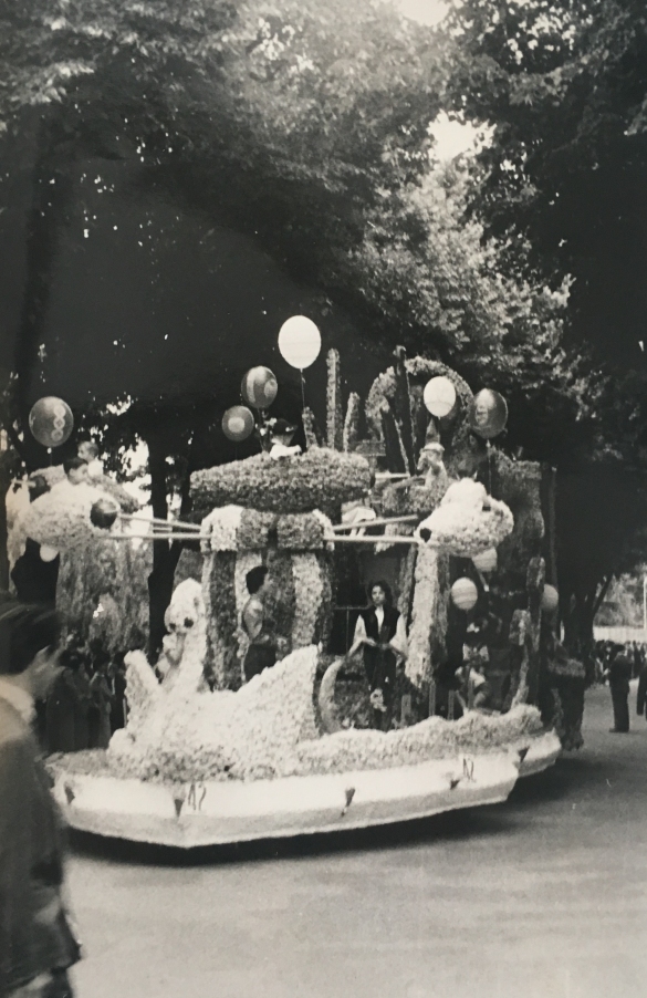 1955 Corso di Fiori - Collezione BIblioteca G.D.Romagnosi: Giugno 1955 - n. 42 Luna park, carro gigante