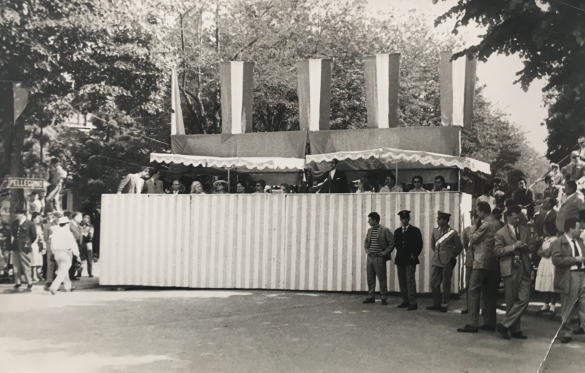 1955 Corso di Fiori - Collezione BIblioteca G.D.Romagnosi: Giugno 1955 - Il palco della giuria