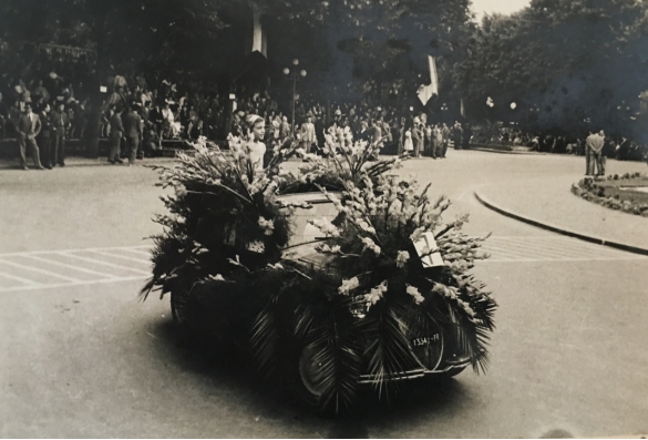 1955 Corso di Fiori - Collezione BIblioteca G.D.Romagnosi: Giugno 1955 - n. 7 Oasi Floreale, autovettura