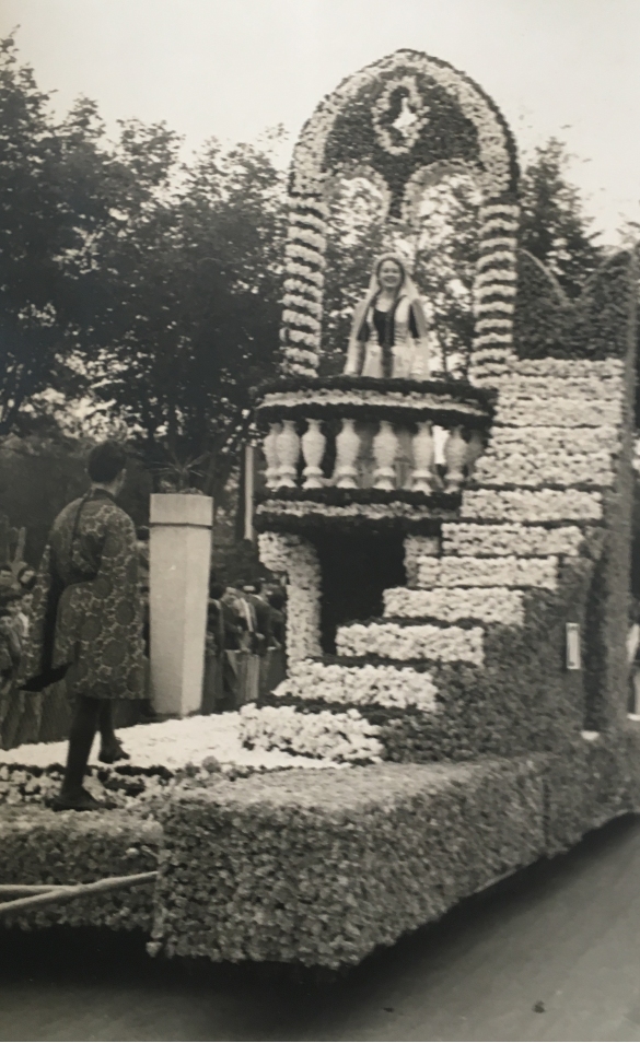 1955 Corso di Fiori - Collezione BIblioteca G.D.Romagnosi: Giugno 1955 - n. 27 Giulietta e Romeo, carro medio