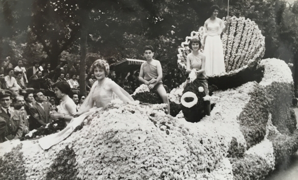 1955 Corso di Fiori - Collezione BIblioteca G.D.Romagnosi: Giugno 1955 - n. 21 Regina delle Sirene, carro medio