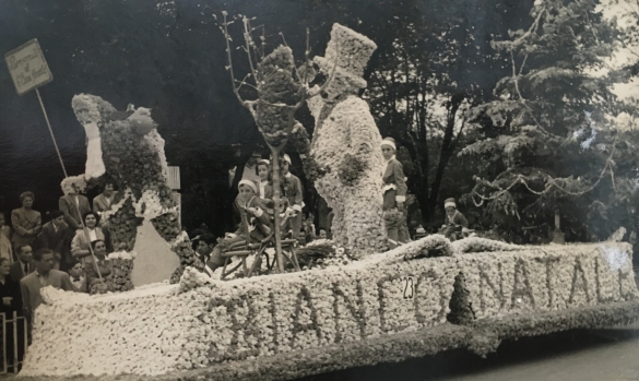 1955 Corso di Fiori - Collezione BIblioteca G.D.Romagnosi: Giugno 1955 - n. 23 Bianco Natale, carro medio di Mario Riboloni