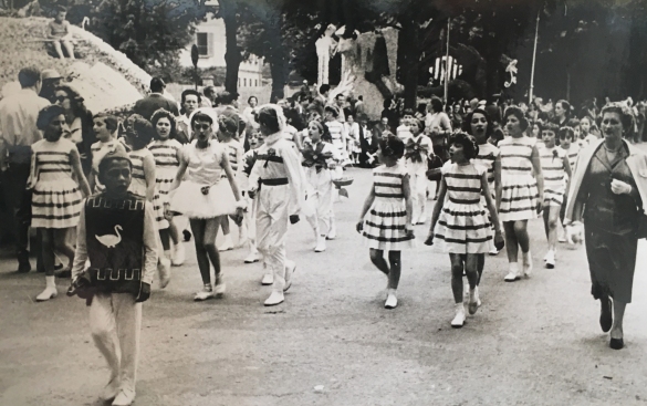 1955 Corso di Fiori - Collezione BIblioteca G.D.Romagnosi: Giugno 1955 - n. 6 I Cigni di Salsomaggiore (Scuole Elementari di Salsomaggiore)
