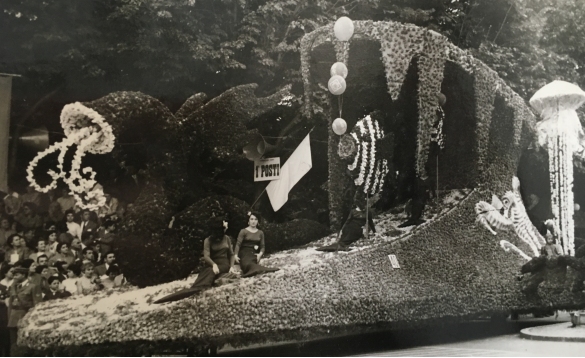 1955 Corso di Fiori - Collezione BIblioteca G.D.Romagnosi: Giugno 1955 - n. 40 Fondo Marino, carro gigante progettato da Aldo Menoni
