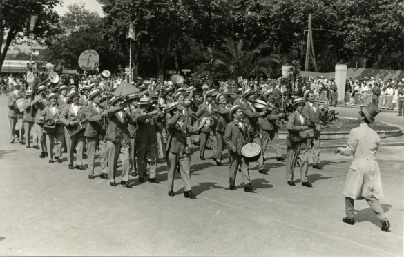 1958 Corso di Fiori - Collezione BIblioteca G.D.Romagnosi: Giugno 1958 -  La banda di Salsomaggire partecipa al Corso dei Fiori