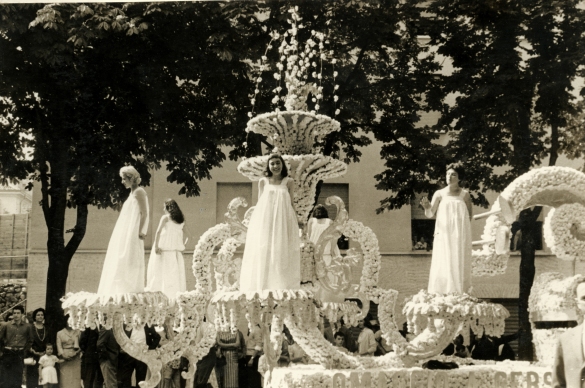 1958 Corso di Fiori - Collezione BIblioteca G.D.Romagnosi: Giugno 1958 - Particolare del carro 11 Omaggio a Gershwin