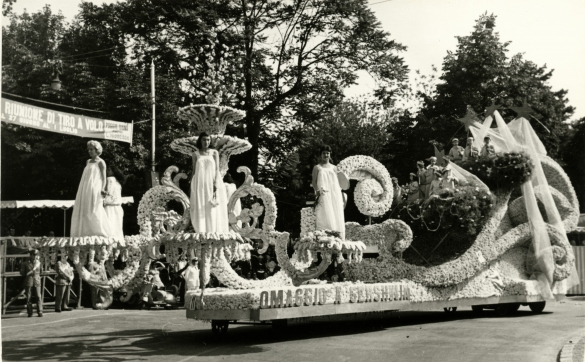 1958 Corso di Fiori - Collezione BIblioteca G.D.Romagnosi: Giugno 1958 - Carro n. 11 Omaggio a Gershwin