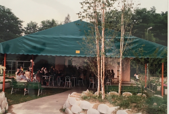 Centro Turistico Sportivo di Tabiano: Agosto 1988  - Turisti in vacanza affollano il nuovo centro turistico di Tabiano
