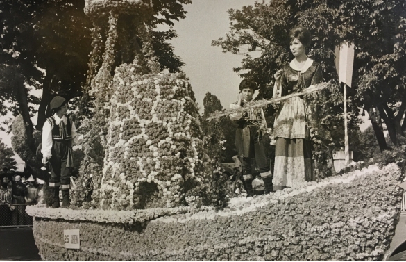 1960 Corso di Fiori - Collezione BIblioteca G.D.Romagnosi: 19 giugno 1960 - Carro n. 26 Sardegna