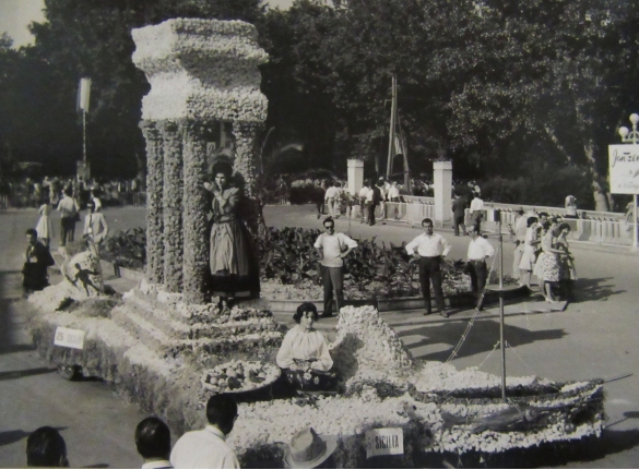 1960 Corso di Fiori - Collezione BIblioteca G.D.Romagnosi: 19 giugno 1960 - Carro n. 25 Sicilia
