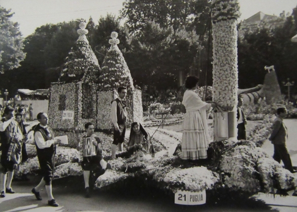 1960 Corso di Fiori - Collezione BIblioteca G.D.Romagnosi: 19 giugno 1960 - Carro n 21 Puglia